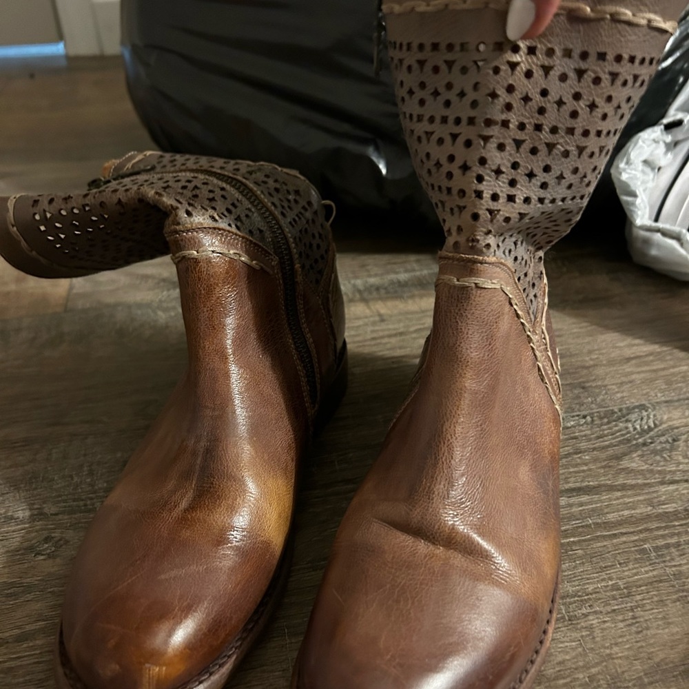 100% all natural leather Women’s boots